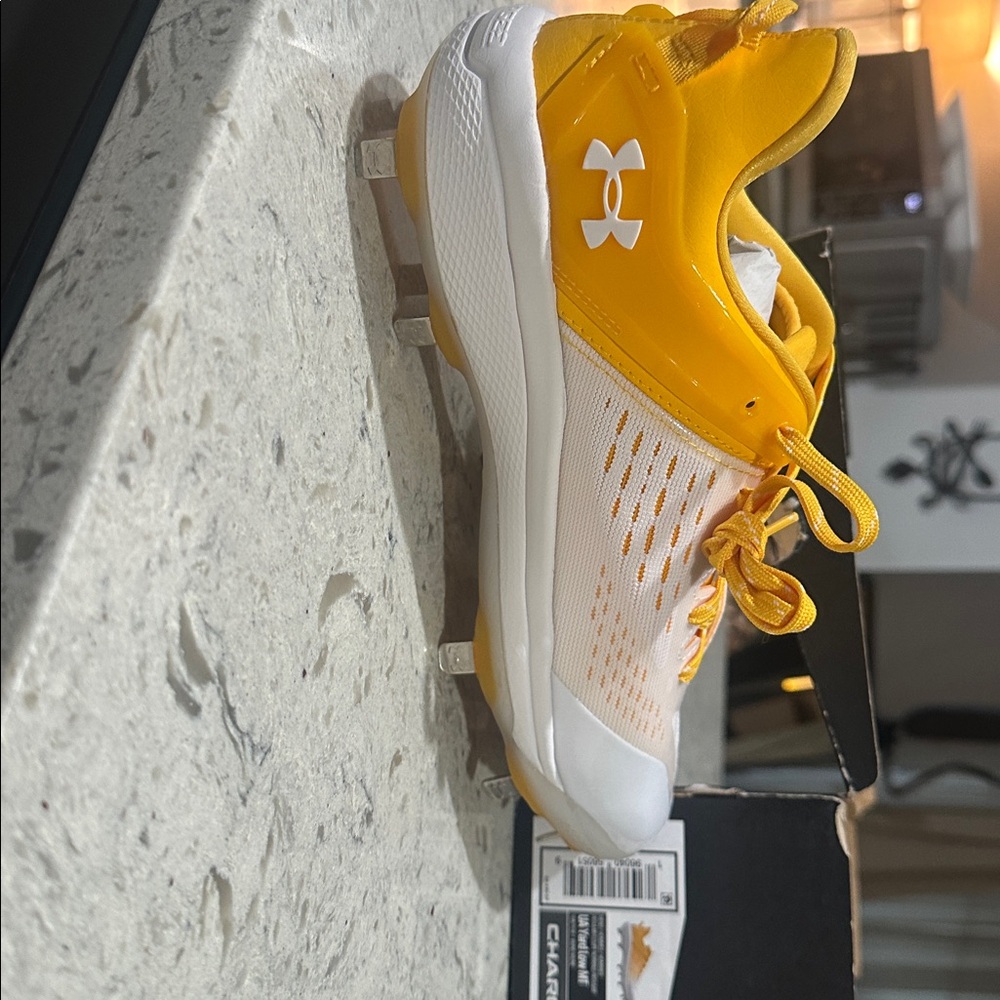 Under Armour Men's baseball metal cleats in Yellow and White - Picture 2 of 7